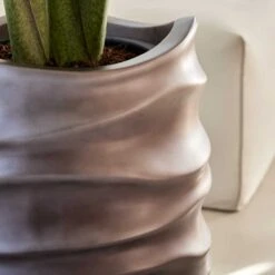 Gradient Lee Partner Planter - Matt Coffee -Hortology Plants Shop Gradient Lee Planter Matt Coffee 1 03281b76 364f 4747 9986 447914259e2d